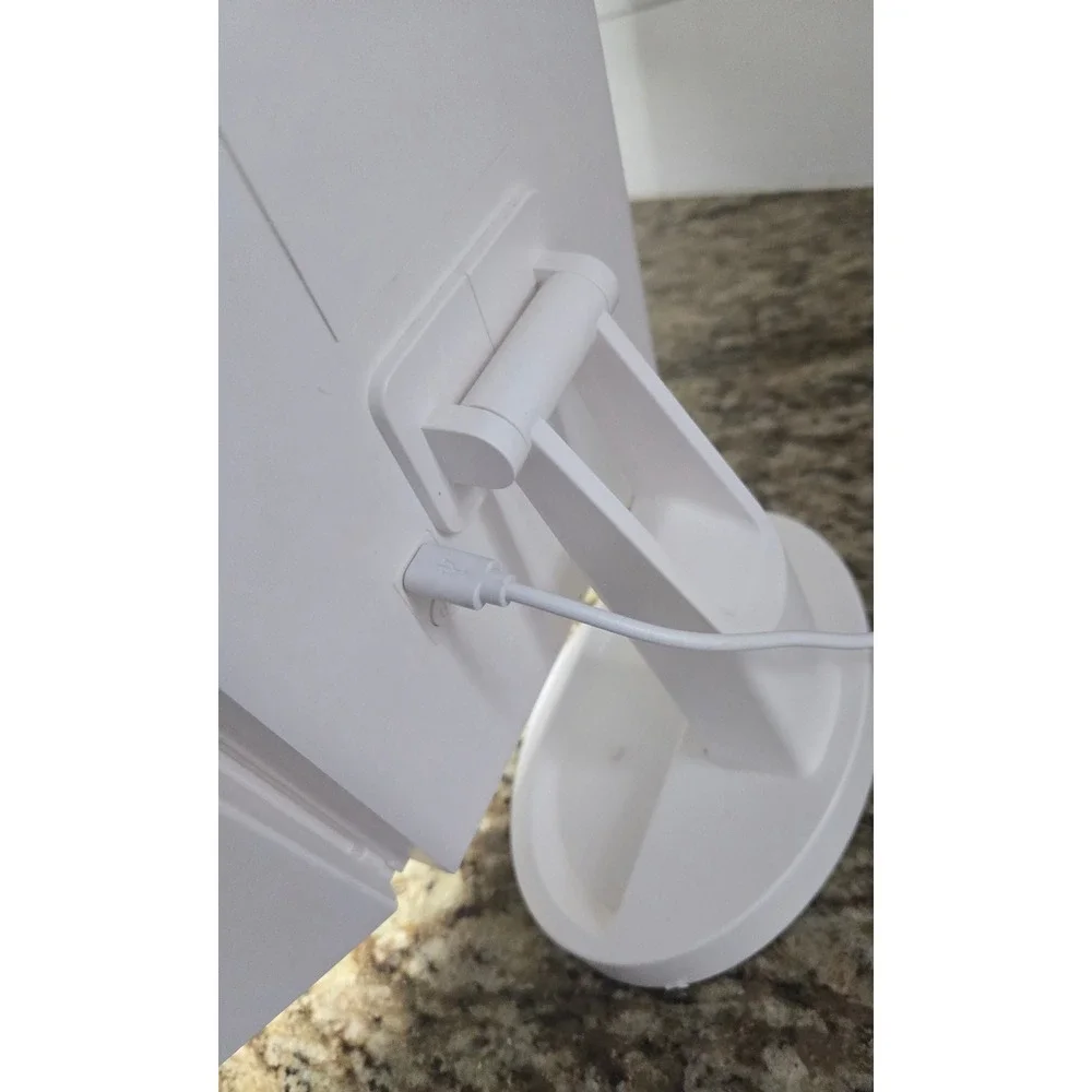 Fancii Tri-Fold LED Lighted Vanity‎ Makeup Mirror 1x 2x 3x USB/Battery